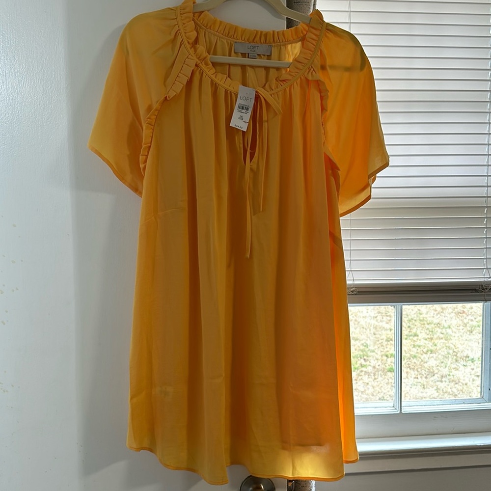 NWT SHORT SLEEVE MARIGOLD SIZE 26 BLOUSE RUFFLE NECK TIE AT NECK